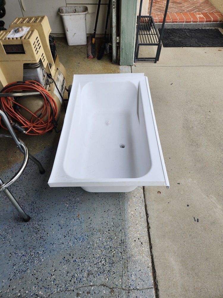 RV Bathtub 40" X 24" for Sale in Buena Park, CA OfferUp