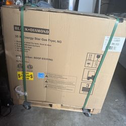 NEW! GAS FRYER  BLACK DIAMOND 35lb NEW!