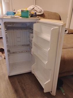 Mini fridge
