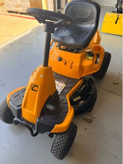 New Cub Cadet 30 in. 10.5 HP Briggs and Stratton Engine 6-Speed Manual Drive Gas Rear Engine Riding Mower with Mulch Kit Included