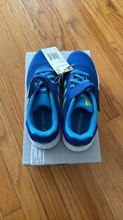 Adidas Boy Shoe Size: 1.5