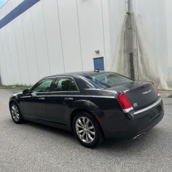 2018 Chrysler 300