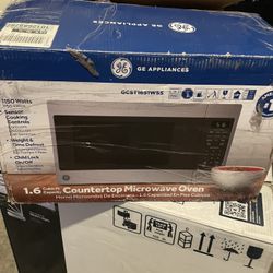 GE 1.6 Cu. Ft. Countertop Microwave Oven 