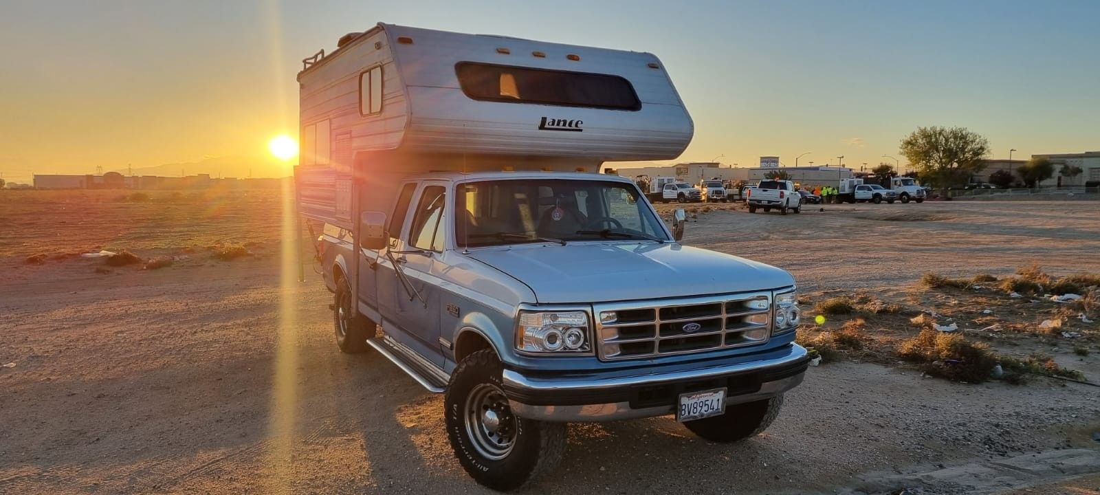 1989 Lance squire 3000