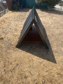 A-Frame Metal Chicken Coop dog house