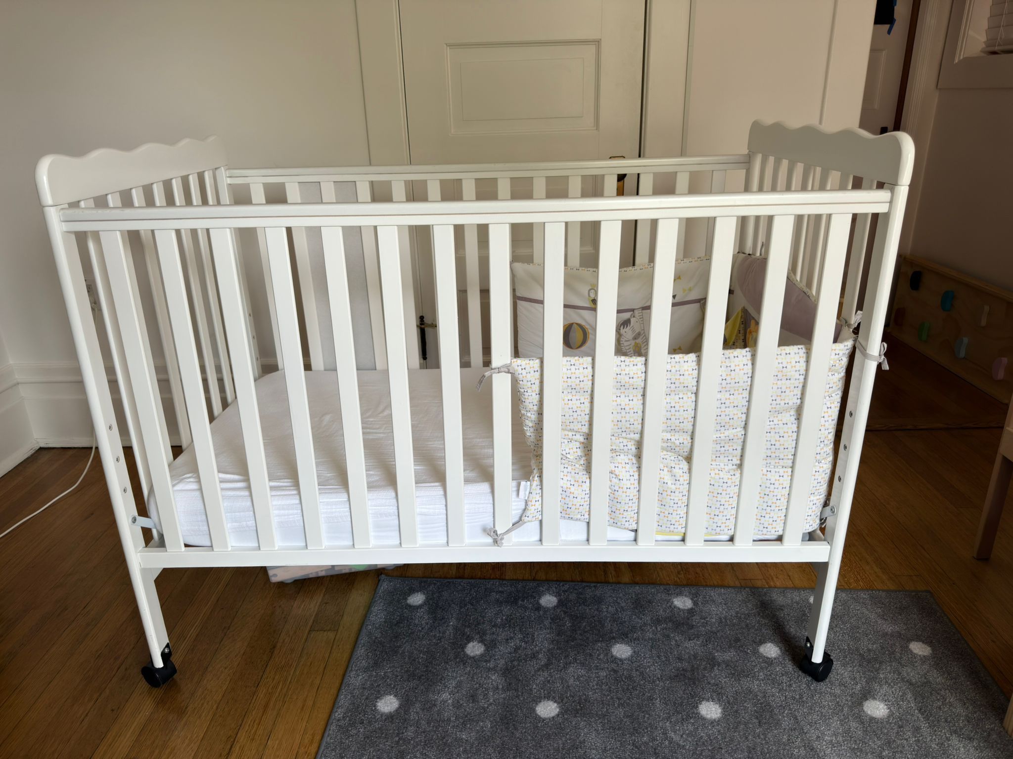 Dream On Me Carson Classic 3-in-1 Convertible Crib – White – With Graco Premium Mattress & Bumper
