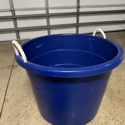 Large beverage tub 9.2 gallon w/ handles