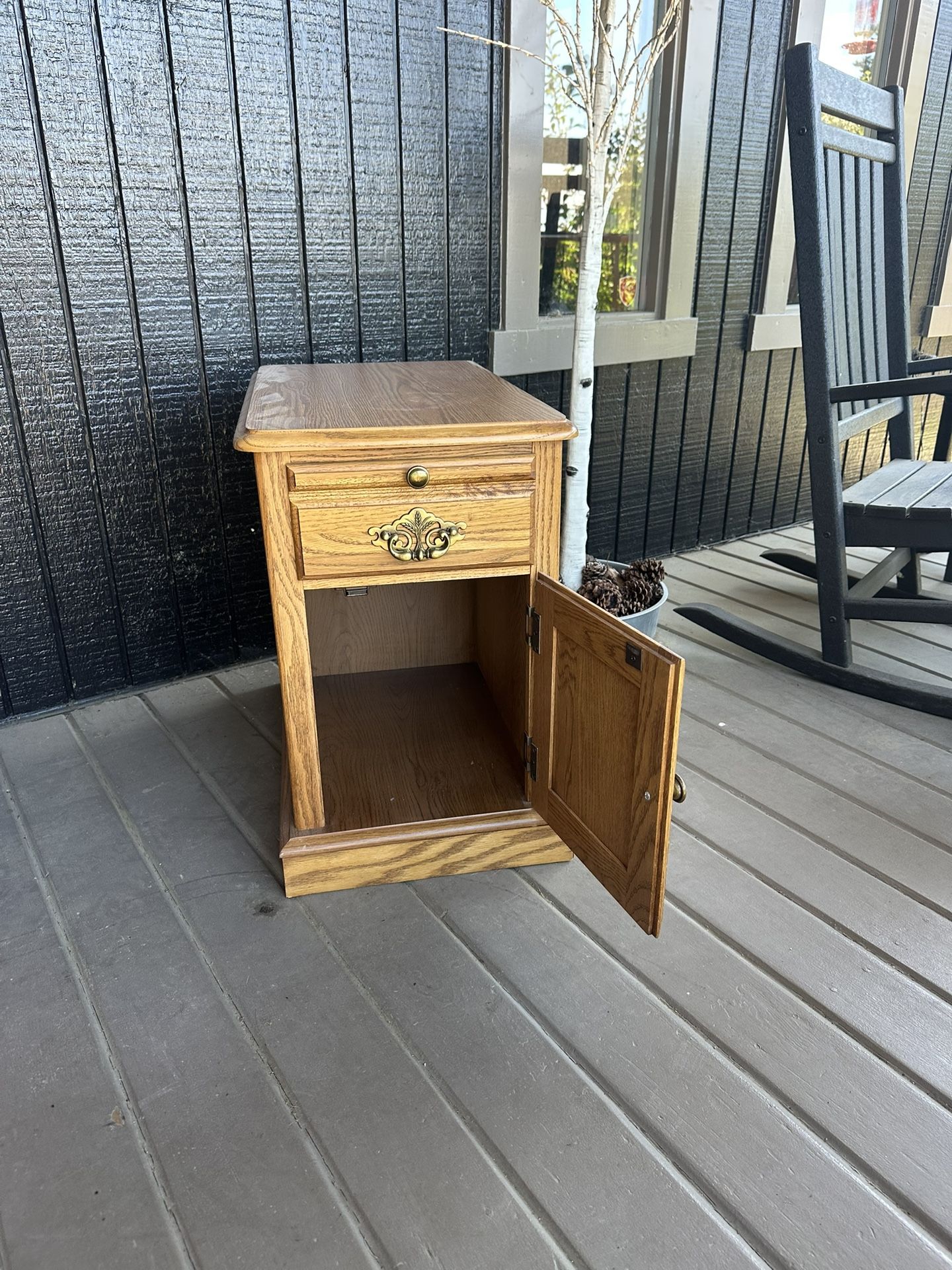 End Table/night Stand