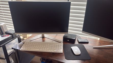 A complete desktop in excellent condition