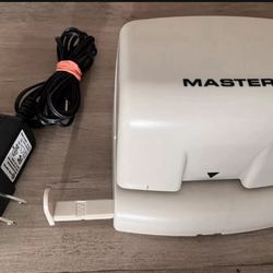 Master Martin Yale EP210 Master Electric 2-Hole Punch