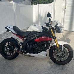 2014 Triumph Speed Triple R