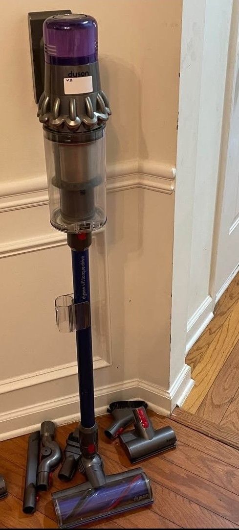 Dyson sv15 v11 torque+ cordless stick vacuum