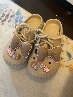 Off brand croc, size 7 , brand news
