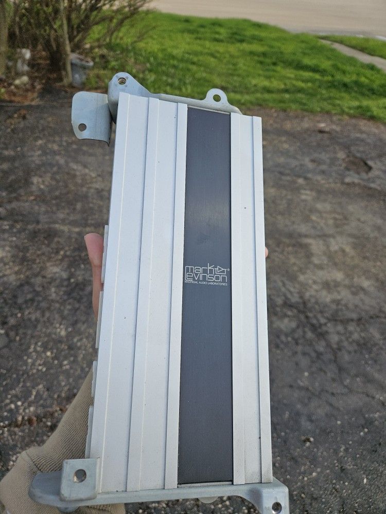 Mark Levinson Car Amplifier (98-05 Lexus)