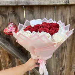 Wood Roses Valentines Day