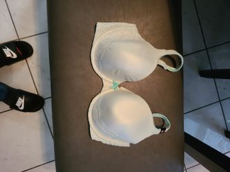 New With Tags Victoria Secret Bra
