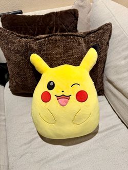 Pokémon center Squishmallow 10 Pikachu