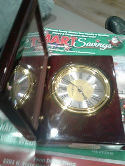 Howard miller desk clock use