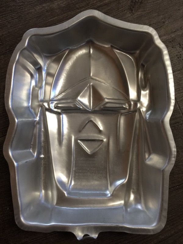 Transformers Optimus prime or Voltron cake pan