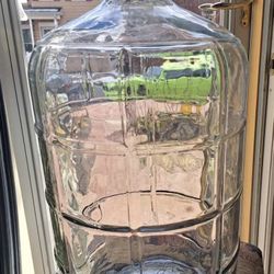 6 Gallon Clear Glass Quilt Design Jug Bottle Carboy perfect for Wine Making or other liquids Size 22 in tall 11 in round.                             