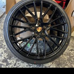 Polish Cayenne 22” New Gt Style Rims Tires Set 