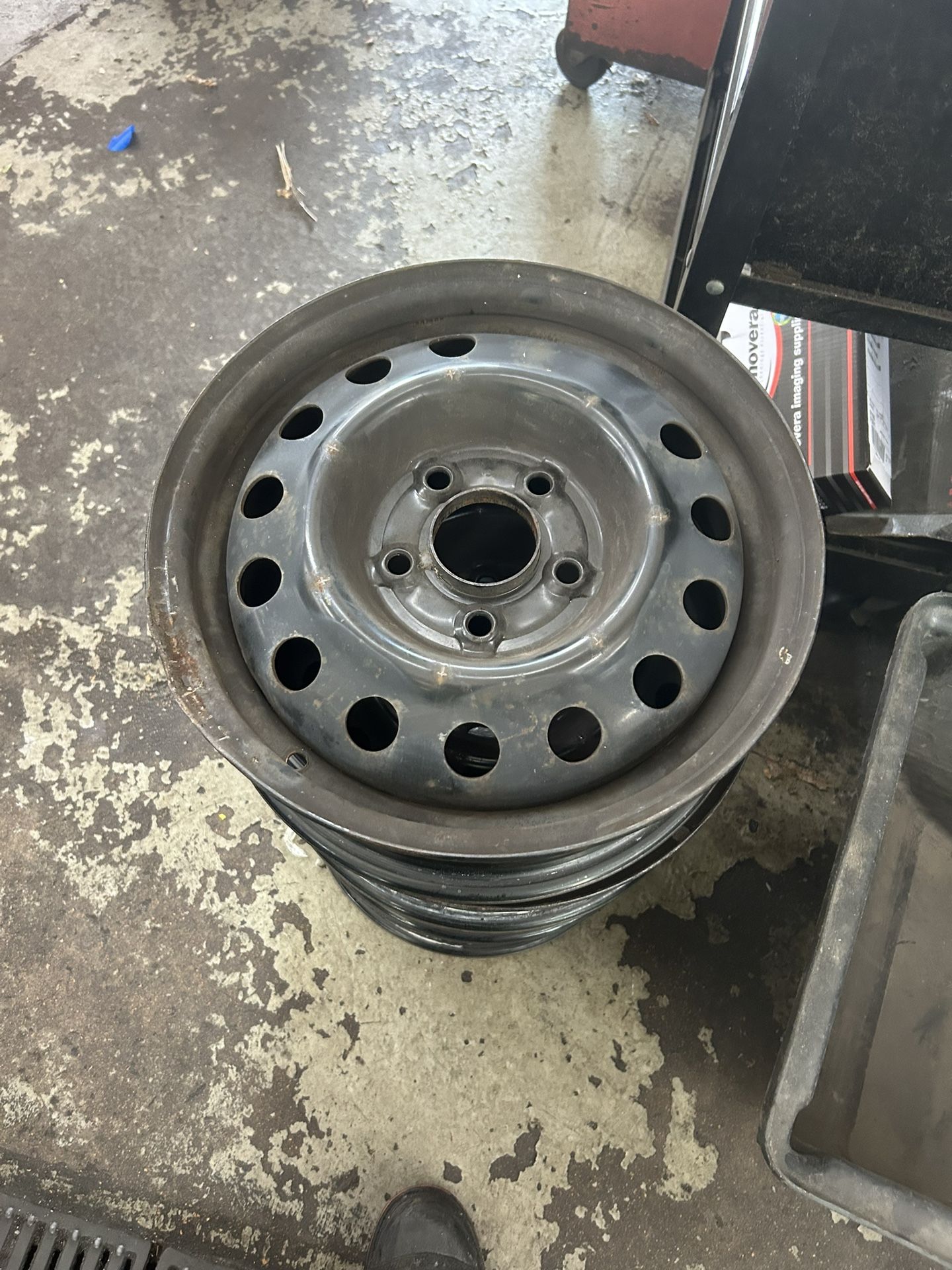4 Rims Off Of A Hyundai Elantra Touring