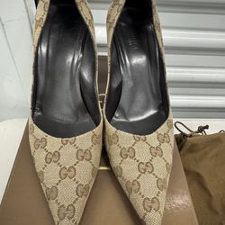 GUCCI MONOGRAM BAMBOO HEELED PUMPS Size 8.5