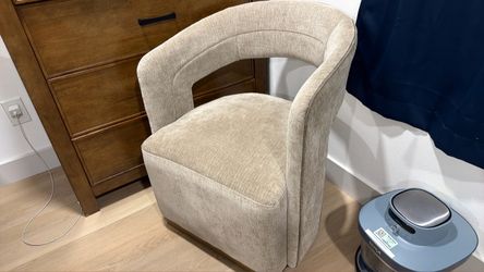 Vanity chair