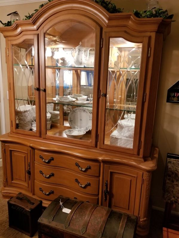 Rivers Edge Furniture Company Lighted China Cabinet Top And Bottom Rivers Edge Furniture Company Lighted China Cabinet Top And Bottom For In Pinellas Park Fl Offerup