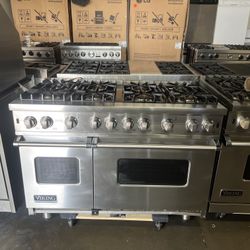 Viking 48”Wide Gas Range Stove In Stainless Steel 8Burners And Viking 48”Wide Range Hood 