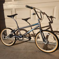Schwinn Sting Pro Schwinn Sting Pro And Predator Team BMX Bike