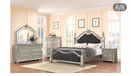 Silver Tufted Poster Bedroom Set