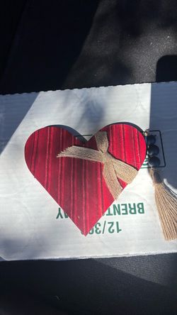 Red Heart Wood Decor with Jute Bow