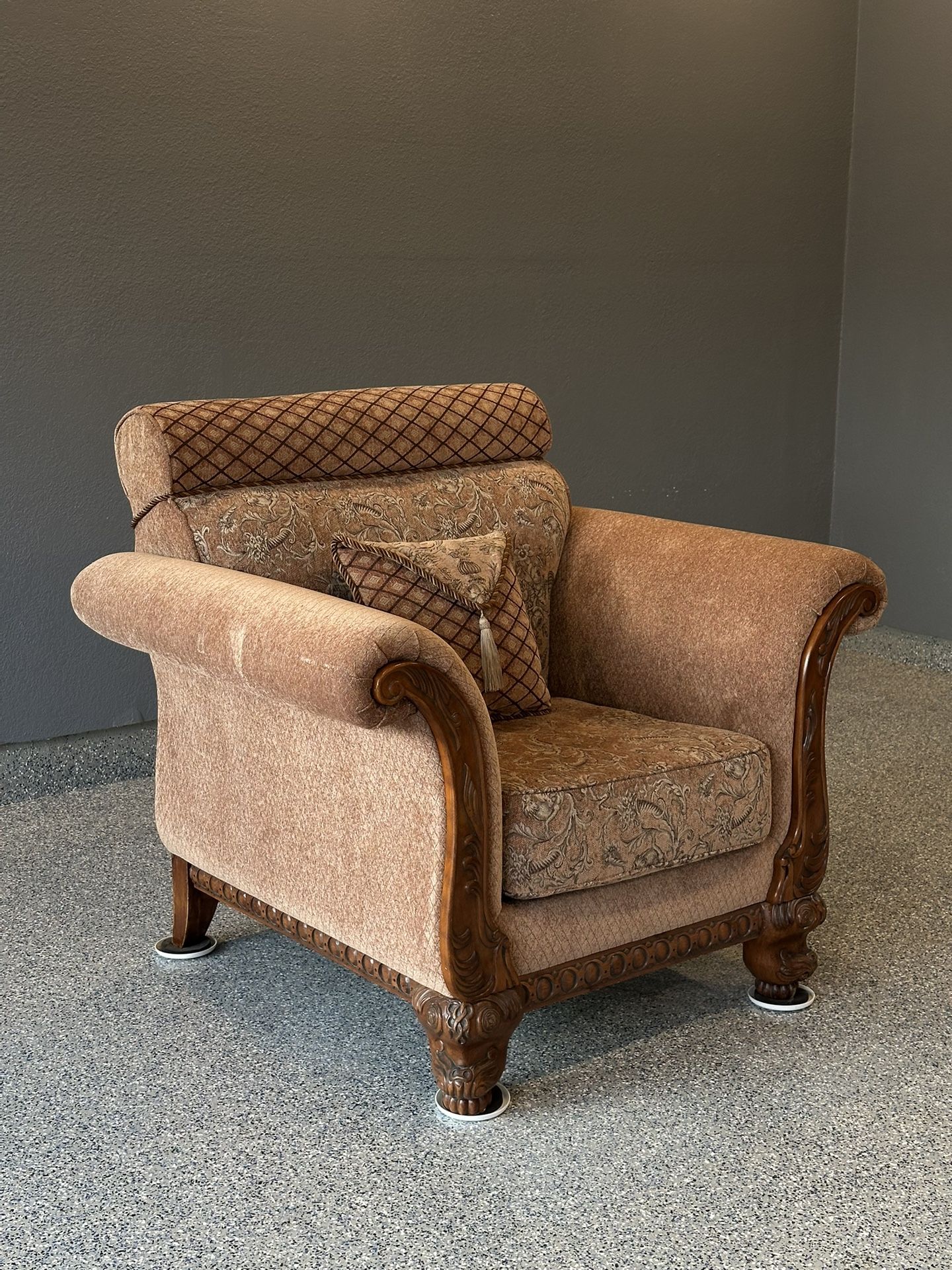 Cabriole/European Style Armchair (3/3 Set)