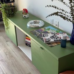 Green Media Table