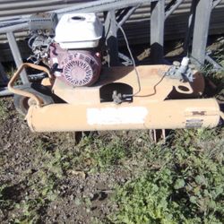 Compressor Two Tanks And A Gas Engine There's No Compressor Compressor Pump What You See Is What You Get 20 Bucks