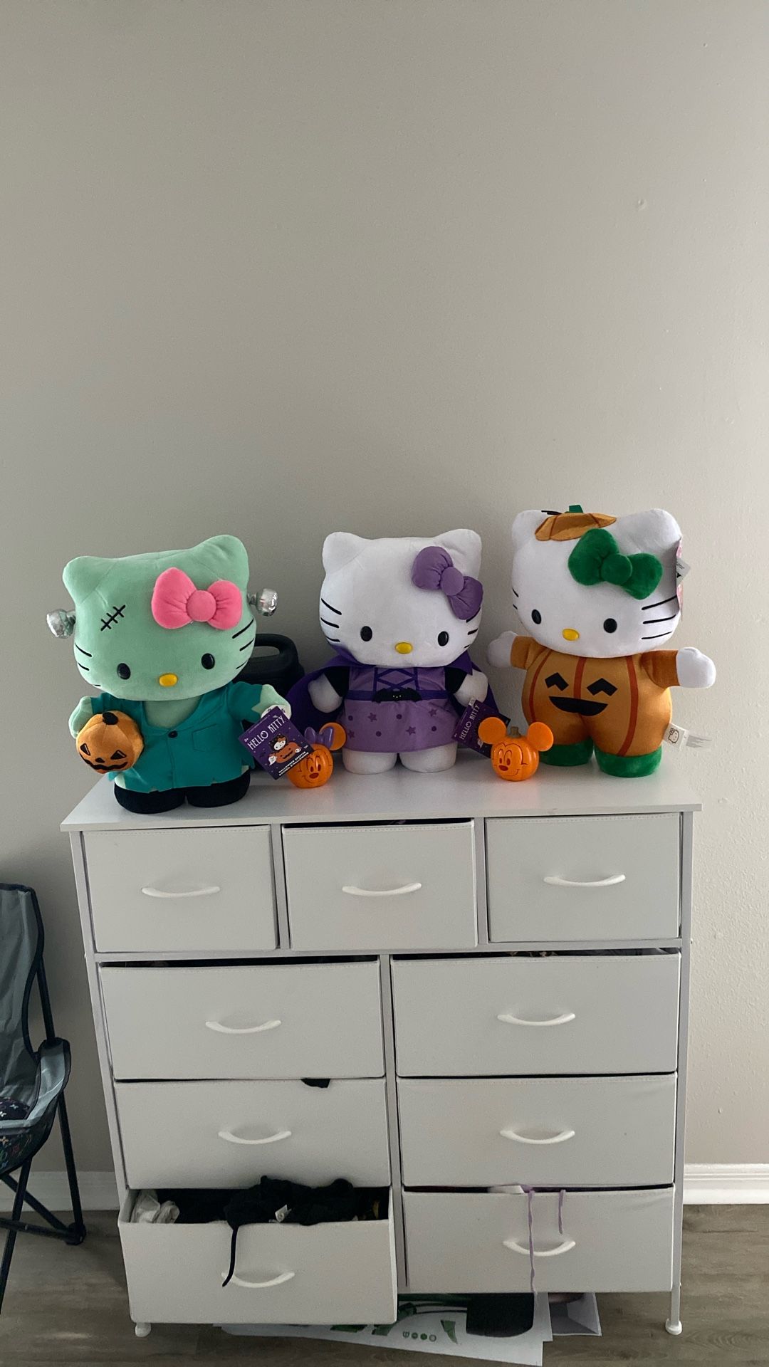 Hello Kitty Halloween Greeters