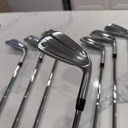 2023 P790 chrome Iron Set 4-PW- Dynamic Gold 105 S300 | BRAND NEW