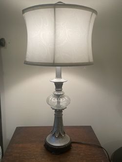 Pretty Crystal Lamp/ Vintage 