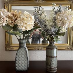 Set Of 2 Metal Vases With Artificial Flowers 