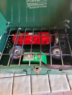 Coleman Model 425F  2 burner pump up liquid fuel stove GREAT CONDITION
