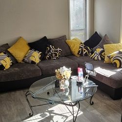USED 2PC SECTIONAL & SWIVEL CHAIR (EVERYTHING MUST GO)