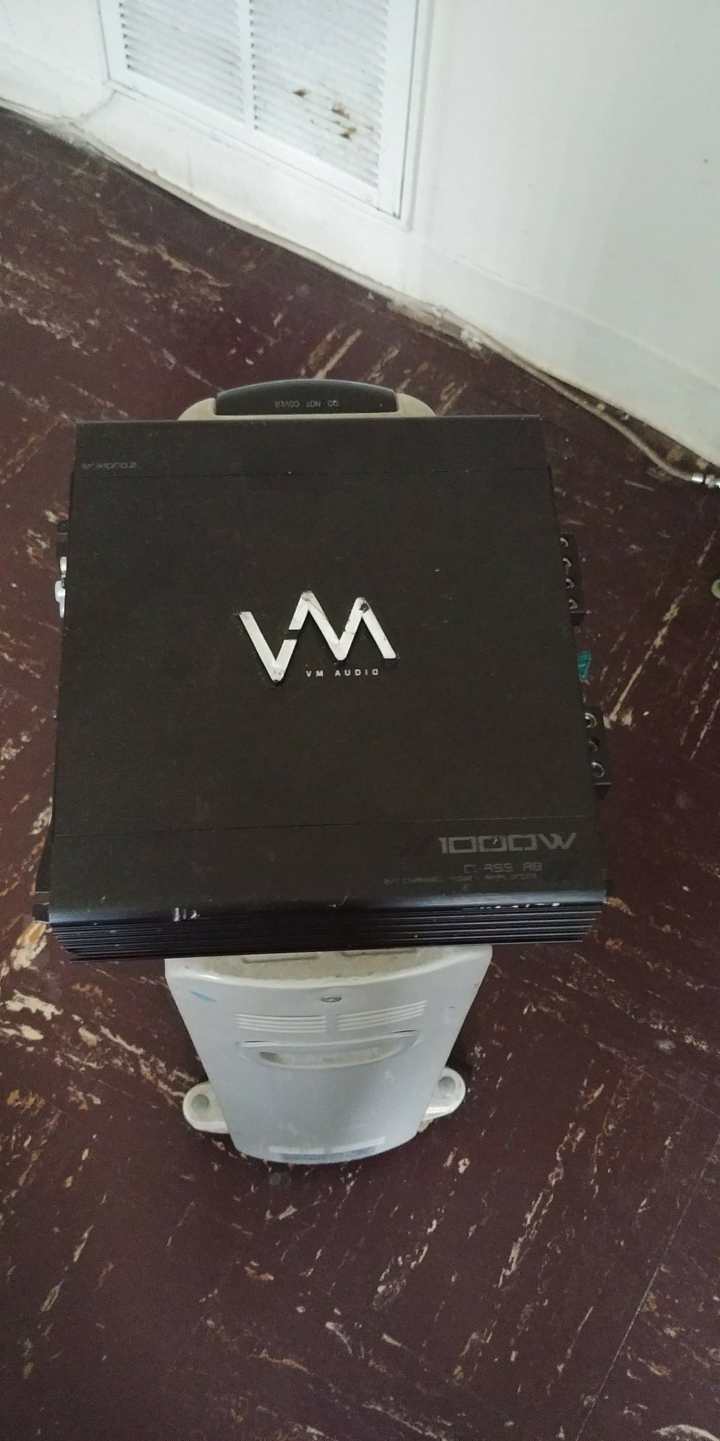 VM AUDIO 2/1 amplifier 1000 watts