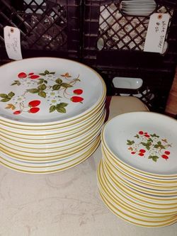 Strawberry's & Cream plates