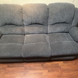 Recliner Sofa & Love Seat Set - 200 Sits 🥳 $400 OBO 
