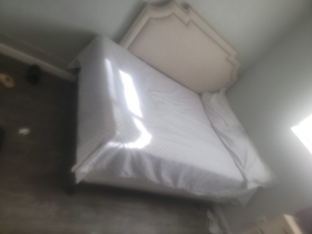 Twin Bed Cama Twin Con Cavesera Queen 