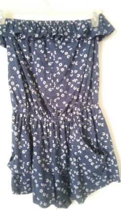 Blue flower Rumple shorts size medium in kids