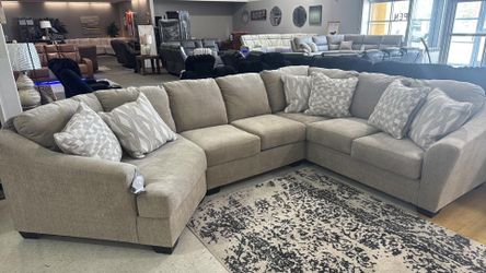 Olivia 🎉 brand new/ modern/luxury 🌼 Living Room Sectional with Chaise