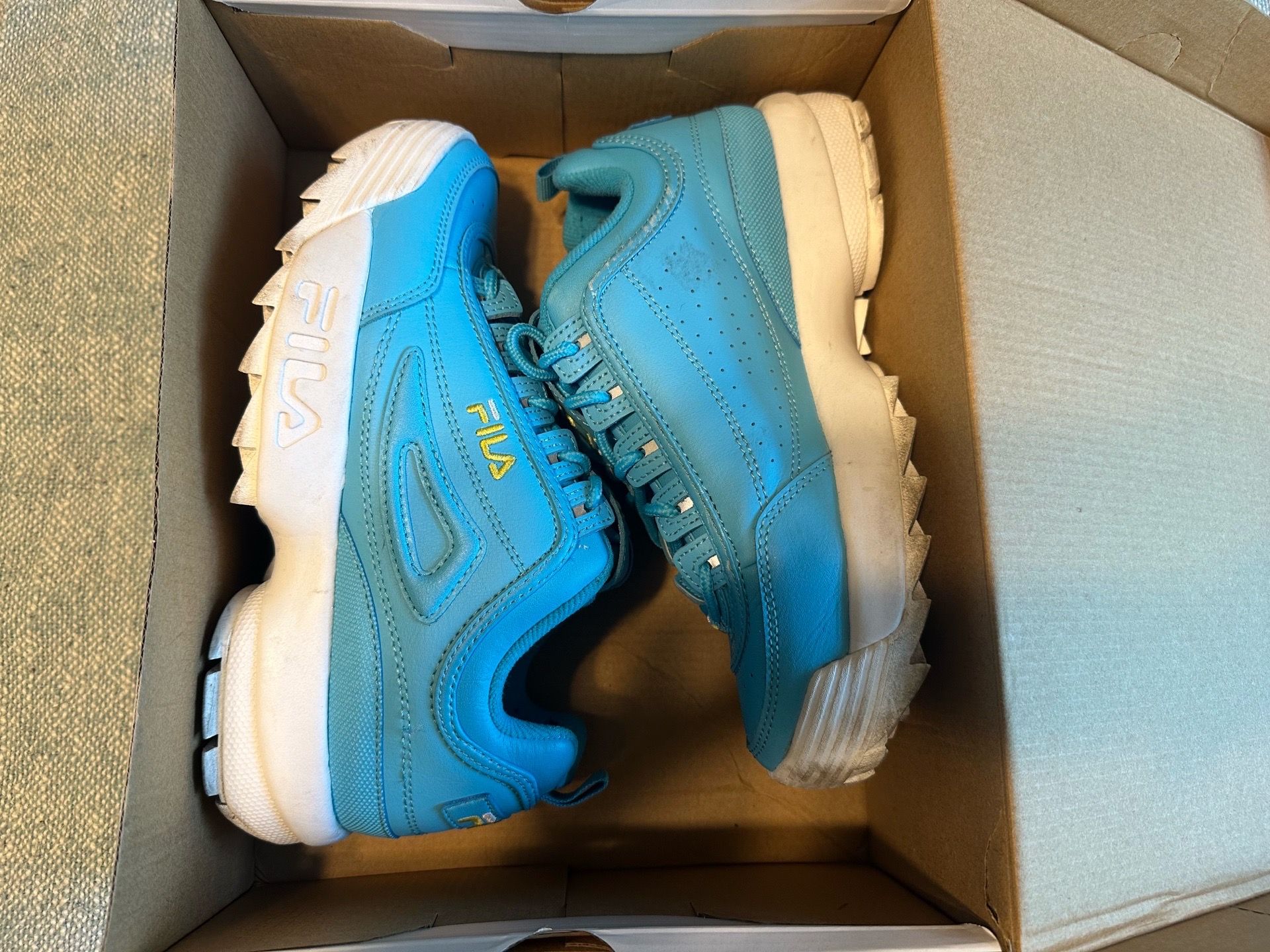 Fila Disruptor II—Baby blue, Women’s size 8