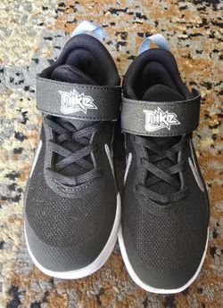 Nike TEAM HUSTLE D 10(PS) Kids Shoes - Unisex- Size 12c- New